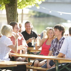 belastbar für drinnen und draussen. im Biergarten